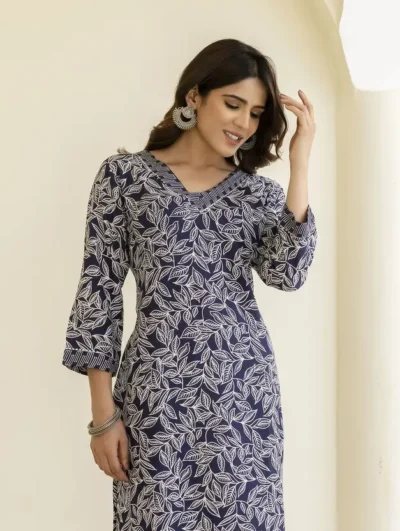 Women Floral Print Viscose Rayon Straight Kurta  (Black)