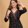 s-pwk600-purshottam-wala-original-imah5xs35seffgfw Women Floral Print Viscose Rayon Straight Kurta (Black)
