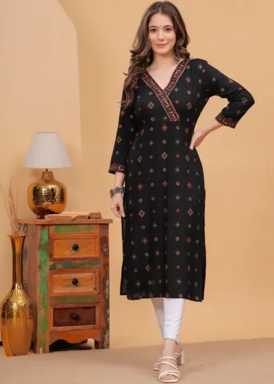 Women Floral Print Viscose Rayon Straight Kurta  (Black)